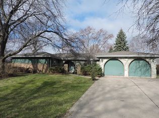 1310 Indian Hill Dr, Schaumburg, IL 60193