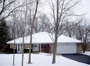42W399 Sylvan Ln, St Charles, IL 60175