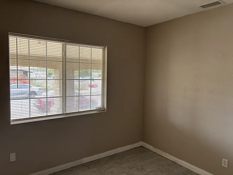 14888 Ivy Ave — Photo 3