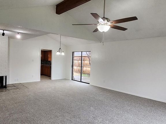 3rd image of 1525 Rocky Point Dr
