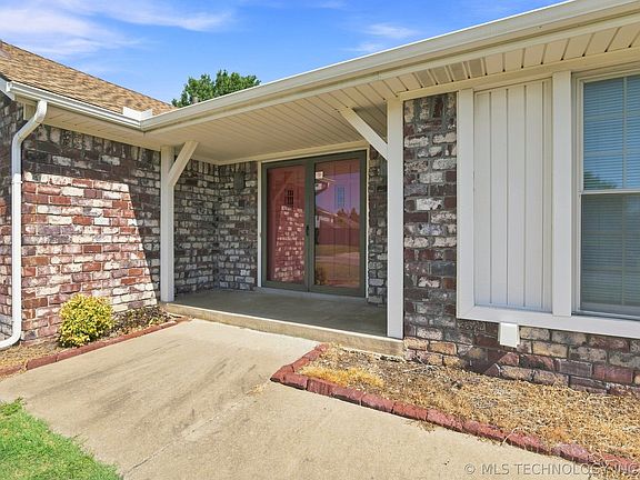 5th image of 10009 E 40th St