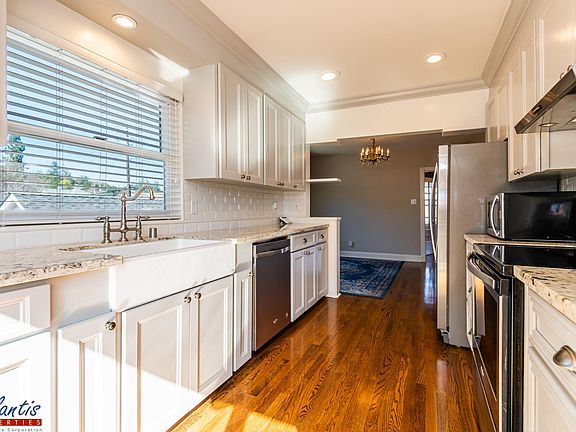 4th image of 249 W Main St APT A