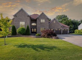 13041 Fountain Ct, Granger, IN 46530