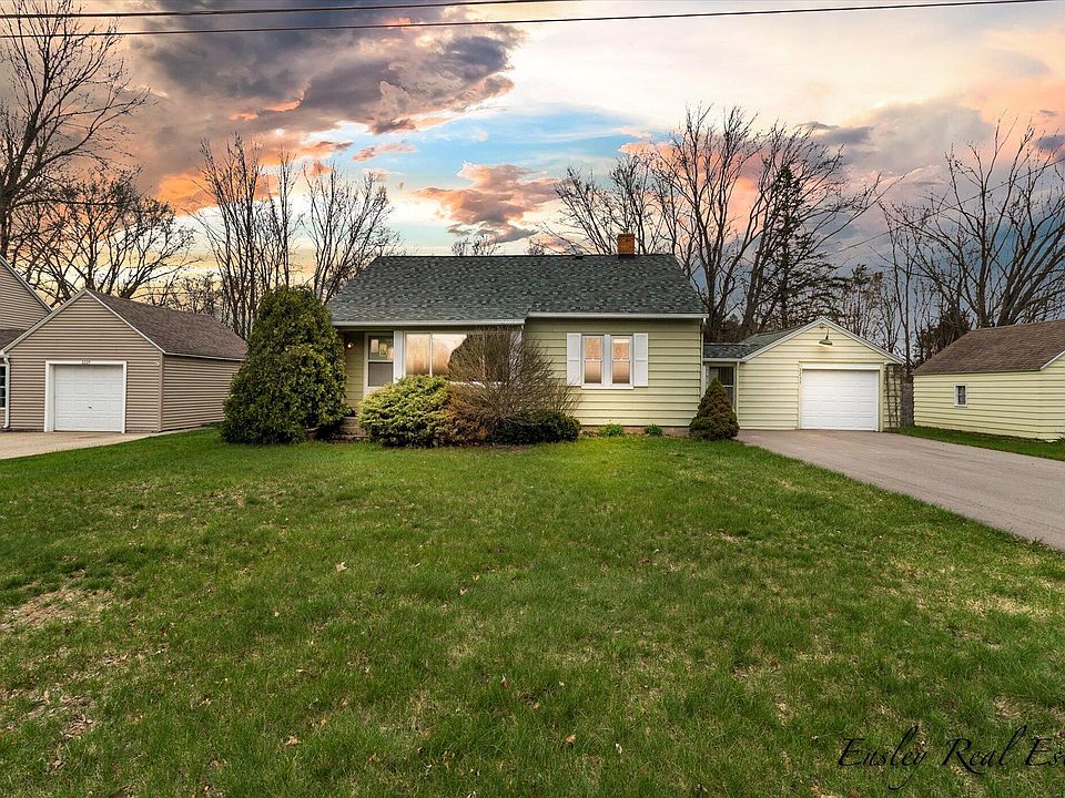 2237 Rogue River Rd NE, Belmont, MI 49306 Zillow