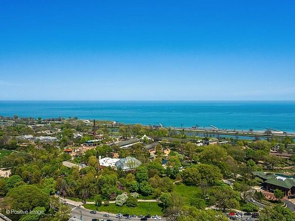 5th image of 2020 N Lincoln Park W APT 31D