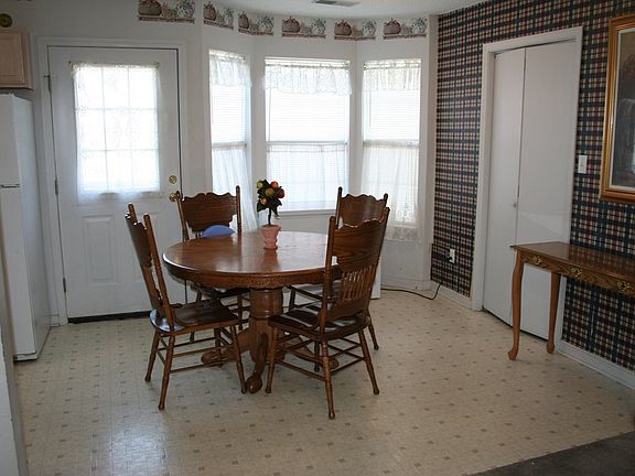 5th image of 1485 Keats St
