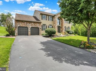 207 Buckhead Ln, Douglassville, PA 19518