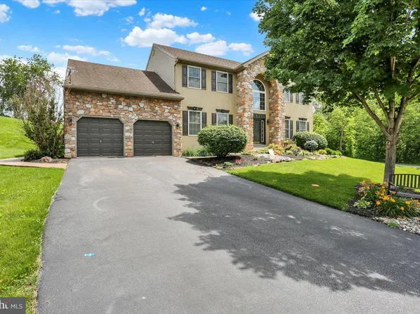 207 Buckhead Ln, Douglassville, PA 19518