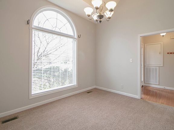 4th image of 285 Sunny Slope Ct