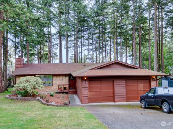 652 NW Cathlamet Drive, Oak Harbor, WA 98277