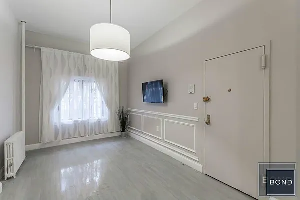 Rented by Bond New York | media 12