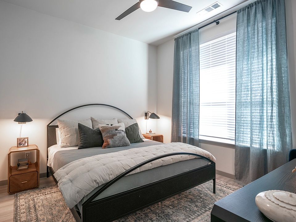 Serenity in every corner of Modera EaDo, including the beautifully appointed bedrooms for restful nights.