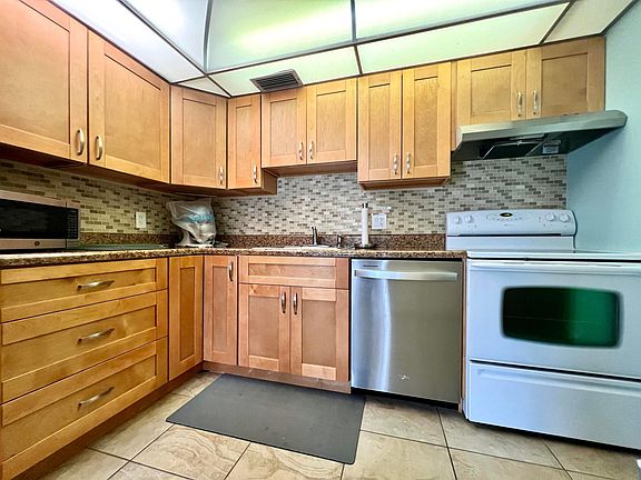2nd image of 109 Wellington A