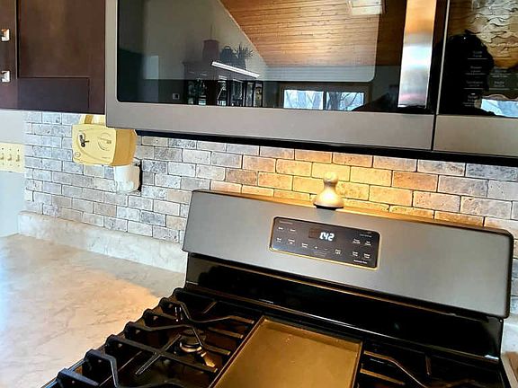4th image of 11488 Riverview Dr