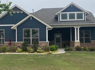 10723 N Pointe Dr, Edmond, OK 73025