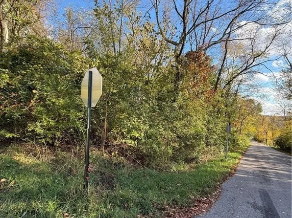 New Castle Rd, Lowellville, OH 44436