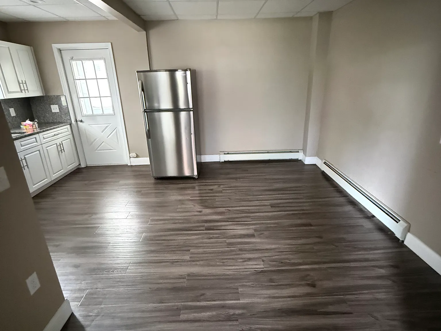 3 bed, 1000 sqft, $1,500 — Photo 2