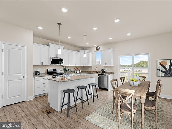 3rd image of 24615 Dogwood Ln