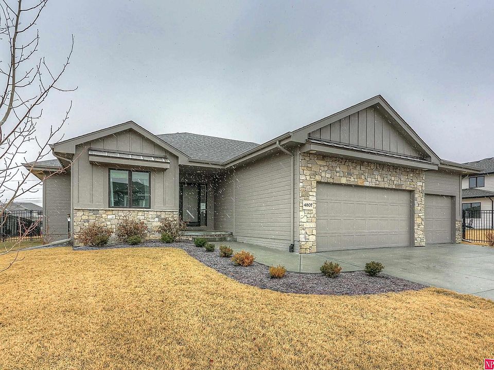 1st image of 4807 N 187th Ave