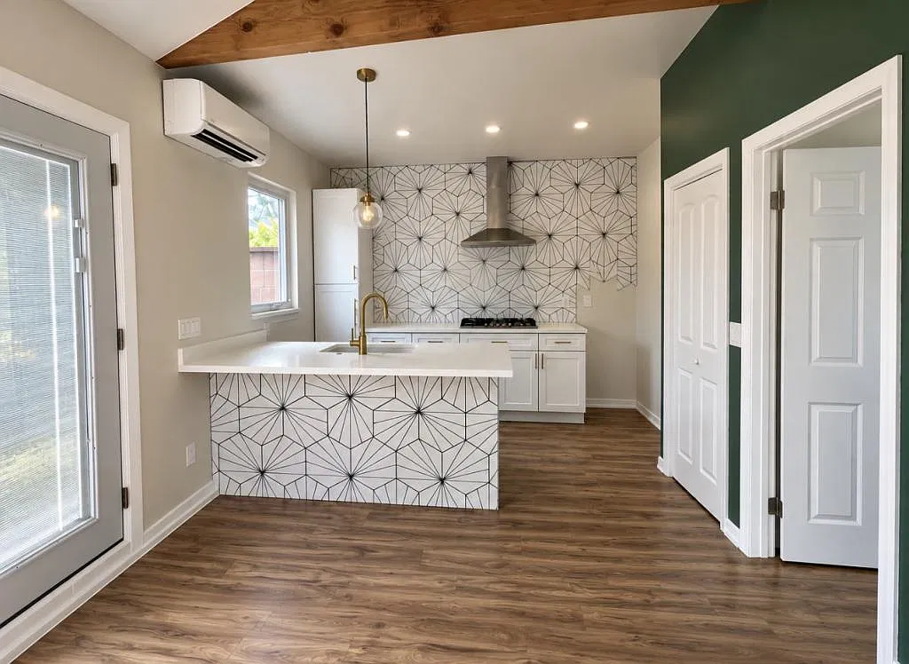 11227 Cecilia St — Photo 2