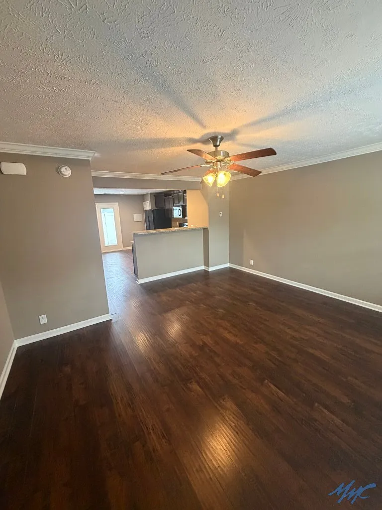 2 bed, 2.5 bath, 1128 sqft, $1,395 — Photo 3