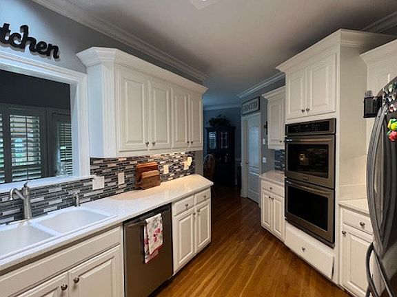 4th image of 3411 Meadowcrest Dr