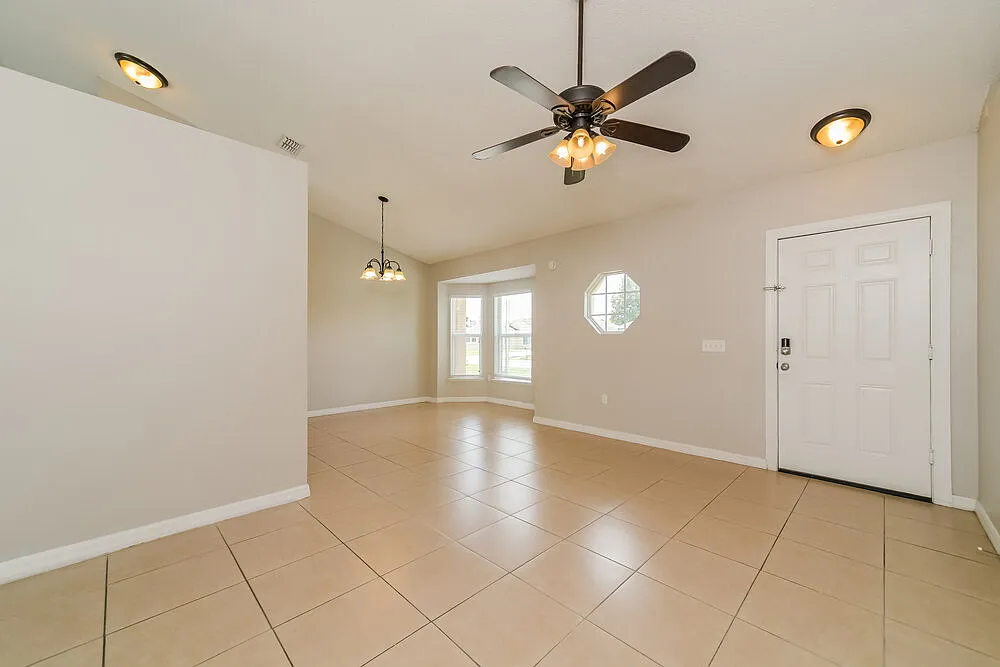 3 bed, 2.0 bath, 1536 sqft, $1,970 — Photo 4
