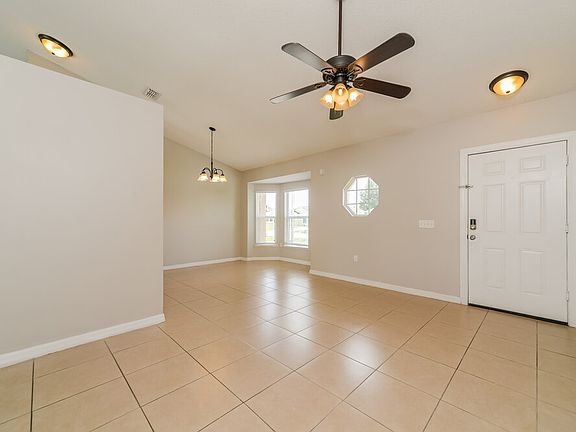 4th image of 330 Medina Ct