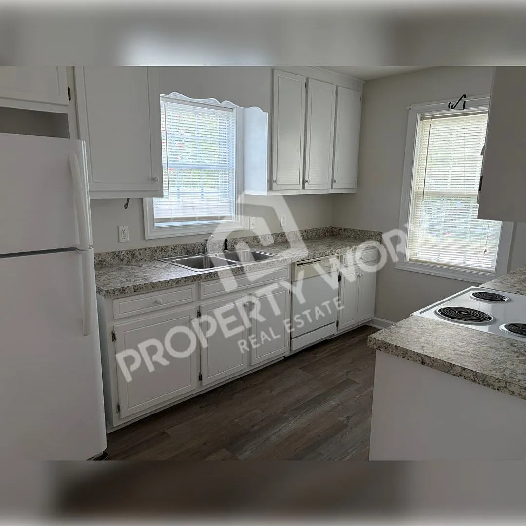 2 Bedroom Duplex in Nashville — Photo 3