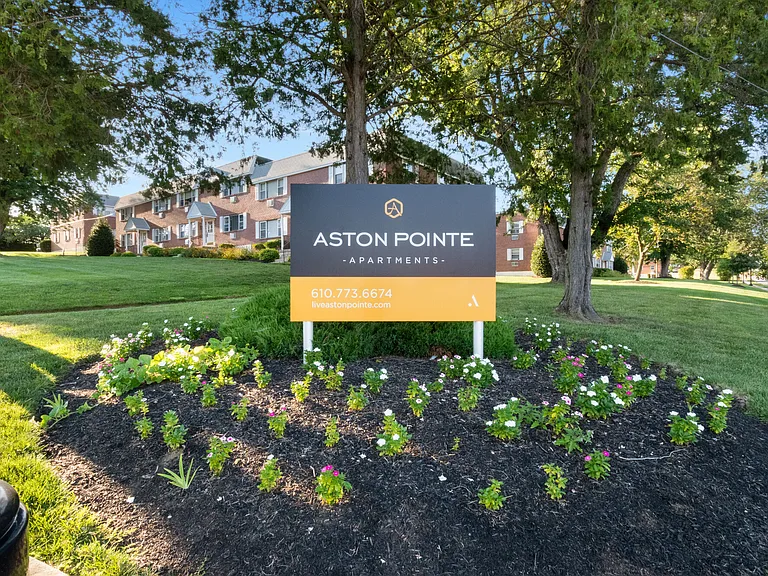 Aston Pointe — Photo 20