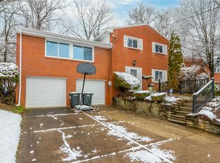 525 Firethorne Dr, Monroeville, PA