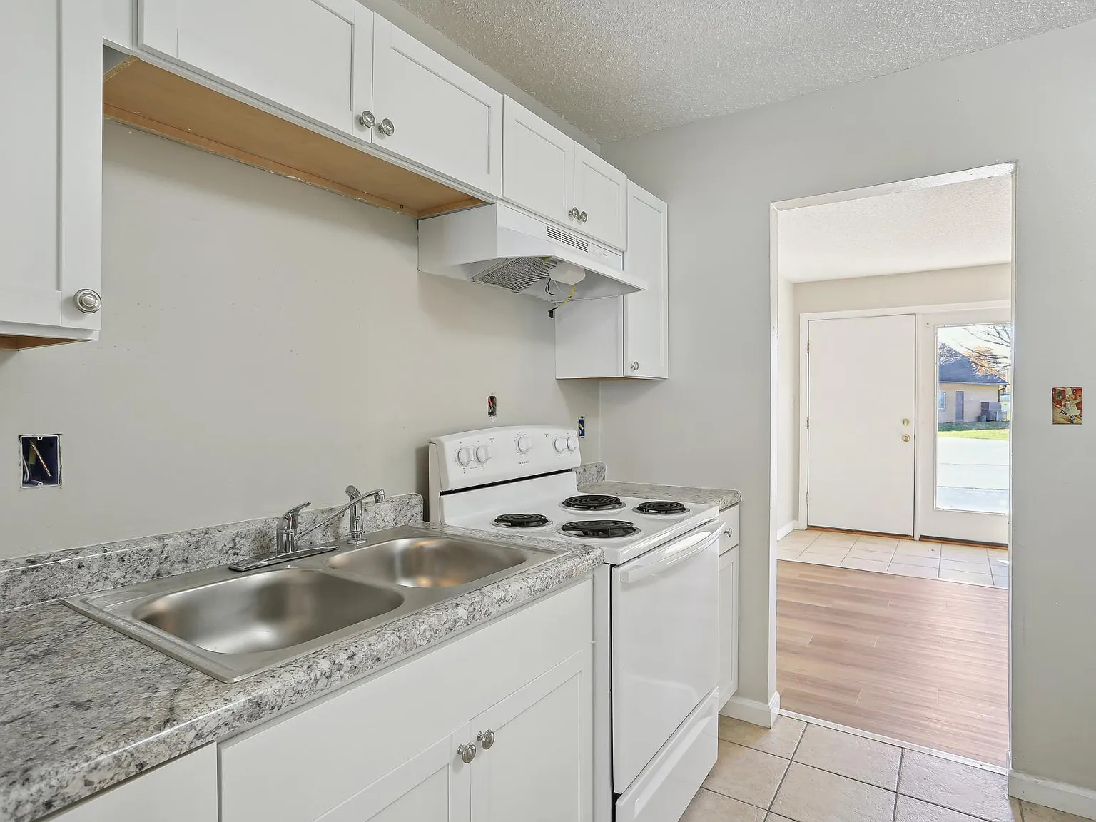 1 bed, 800 sqft, $1,150 — Photo 1