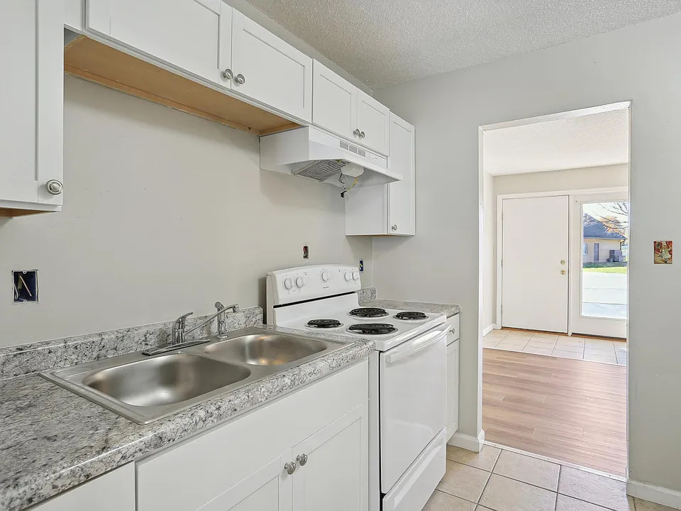 2206 Dale Dr #4