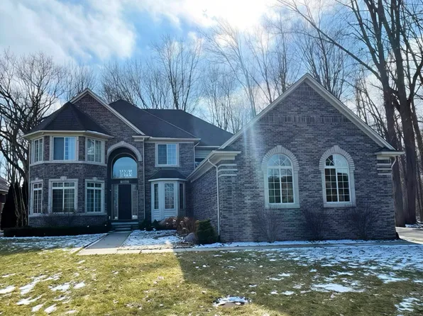 50181 Dante Ct, Chesterfield, MI 48047