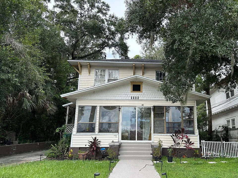 1111 E Central Blvd #3