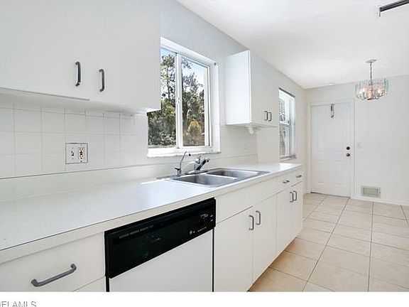 4th image of 3790 8th Ave NE