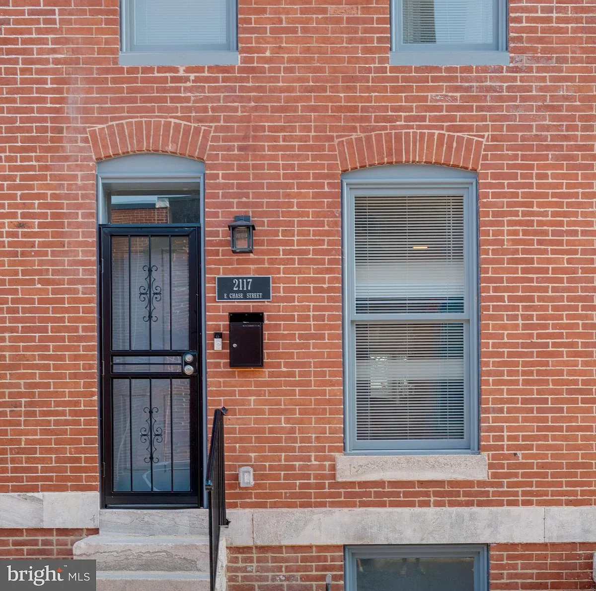 Building Photo - 2117 E Chase St