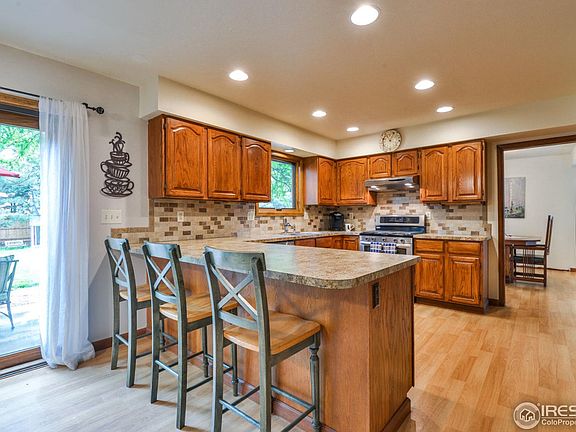 Breakfast bar