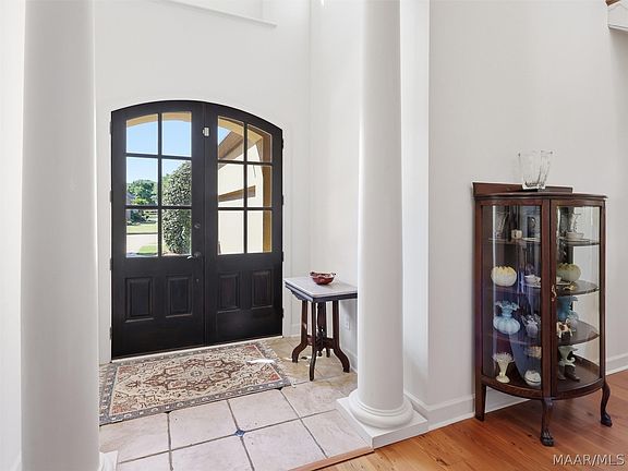 5th image of 8641 Lillian Pl