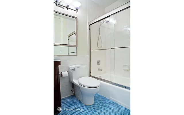 Rented by Douglas Elliman | media 26