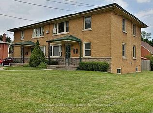 2006 Maplewood Dr #2, Burlington, ON L7R 2C4