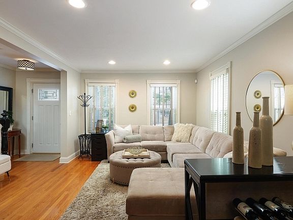 4th image of 738 Rahway Ave