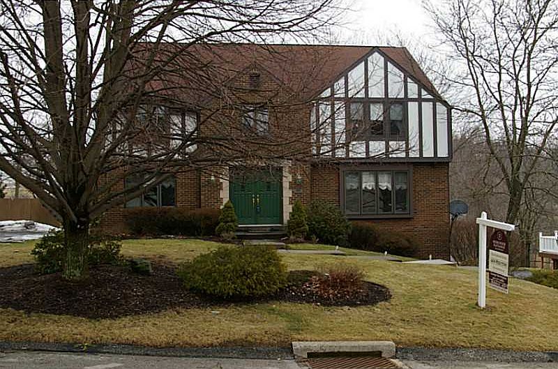1st image of 5863 Wallace Ave