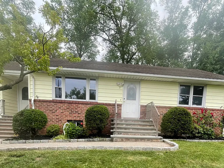 47 Leona Ave — Photo 1