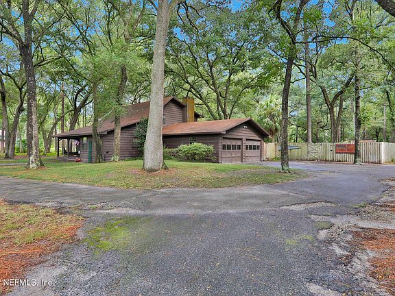 3rd image of 7913 Briarwood Cir