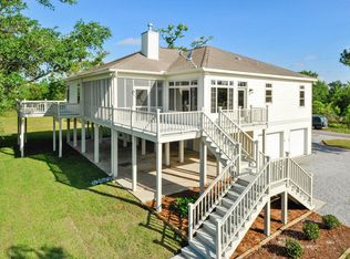 2055 Bonney Dr, Waveland, MS 39520