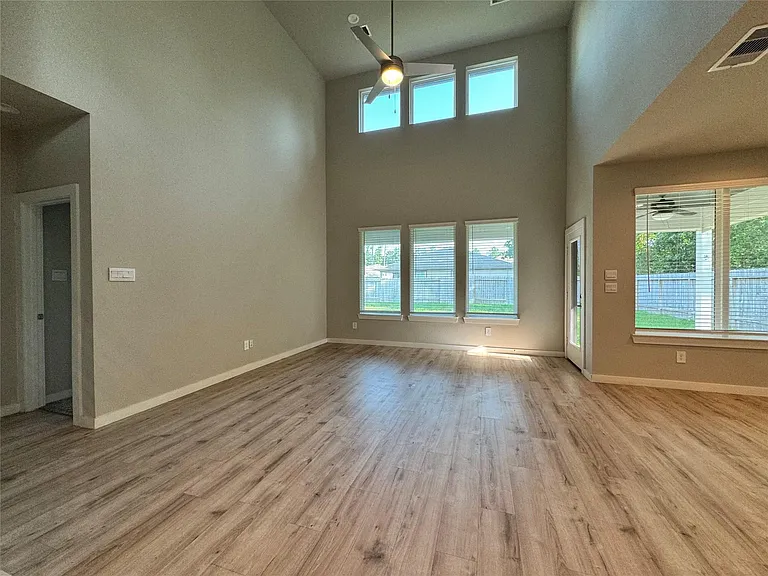 10213 Prairie Creek Ln — Photo 12