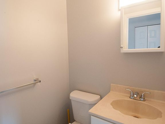 5th image of 4920 Cawood Dr APT 4
