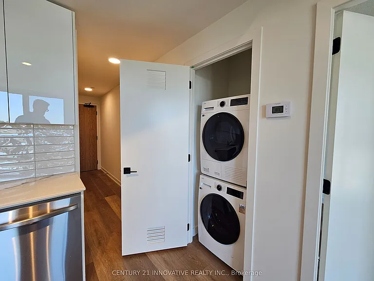 33 Erie Ave #807 — Photo 8