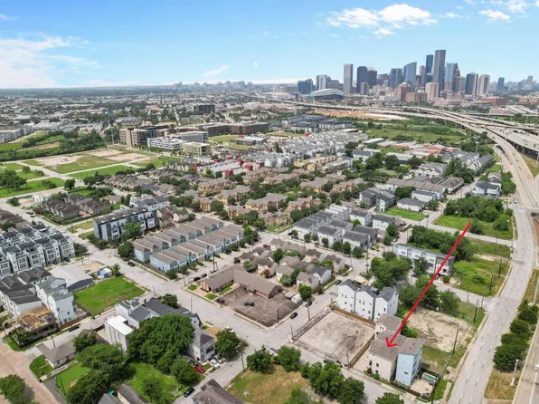 765 Grove St, Houston, TX 77020